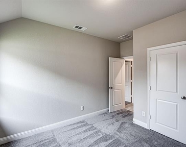 1513 Elizabeth Street - Photo Thumbnail 16