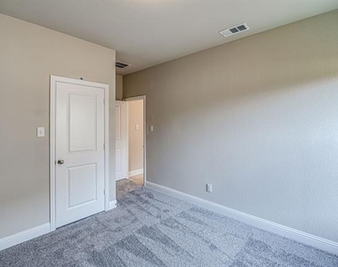 1513 Elizabeth Street - Photo Thumbnail 14