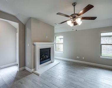 1513 Elizabeth Street - Photo Thumbnail 8