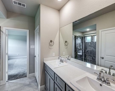 1513 Elizabeth Street - Photo Thumbnail 12