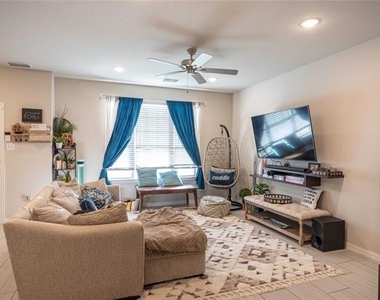 3517 Cricket Drive - Photo Thumbnail 4