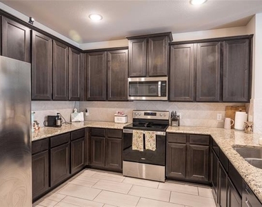 3517 Cricket Drive - Photo Thumbnail 1