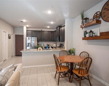 3517 Cricket Drive - Photo Thumbnail 3