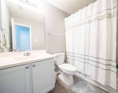 8900 Devonshire Drive - Photo Thumbnail 7