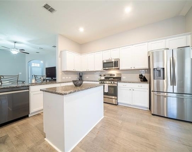 8900 Devonshire Drive - Photo Thumbnail 5
