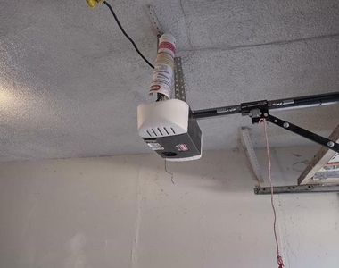 406 Vincent Street - Photo Thumbnail 2