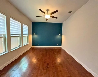 302 Julia Lane - Photo Thumbnail 11