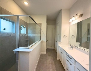 302 Julia Lane - Photo Thumbnail 16