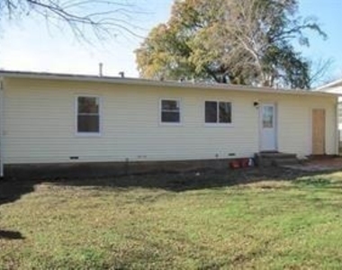 2117 N Hickory Street - Photo Thumbnail 3