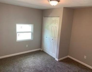 2117 N Hickory Street - Photo Thumbnail 10