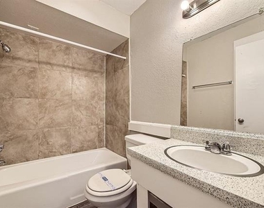 3504 Fawn Valley Drive - Photo Thumbnail 7