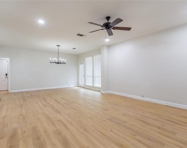 1803 Fern Court - Photo Thumbnail 4