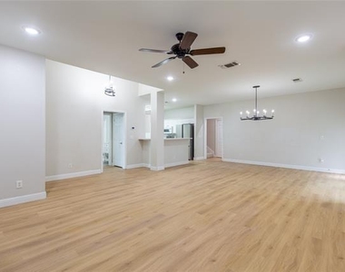 1803 Fern Court - Photo Thumbnail 3