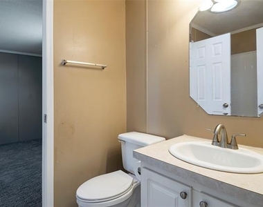 6477 County Road 179 - Photo Thumbnail 16
