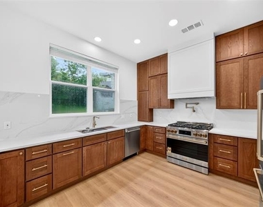 4008 Acapulco Street - Photo Thumbnail 7
