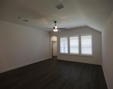 3412 Marginal Drive - Photo Thumbnail 13