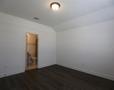 3412 Marginal Drive - Photo Thumbnail 3