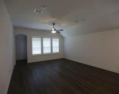 3412 Marginal Drive - Photo Thumbnail 12