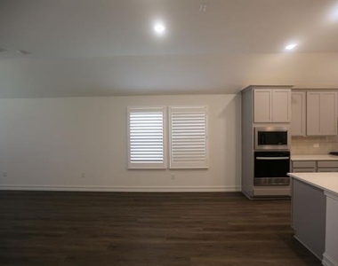 3412 Marginal Drive - Photo Thumbnail 9