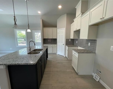1019 E Hattie Street - Photo Thumbnail 11
