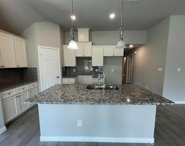 1019 E Hattie Street - Photo Thumbnail 13