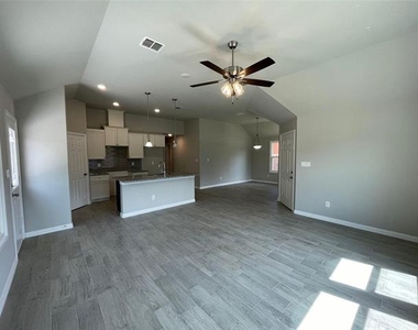 1019 E Hattie Street - Photo Thumbnail 4
