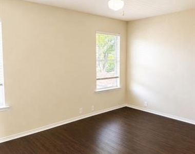 10633 Traymore Drive - Photo Thumbnail 6