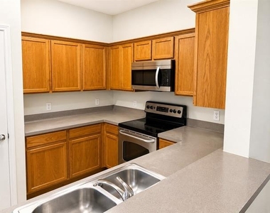 10633 Traymore Drive - Photo Thumbnail 4