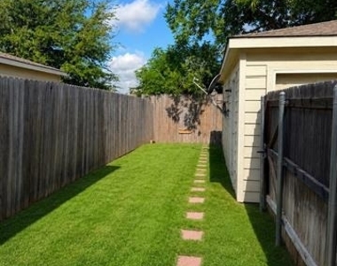 10633 Traymore Drive - Photo Thumbnail 12