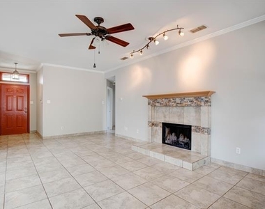 3912 Blue Pond Circle - Photo Thumbnail 5