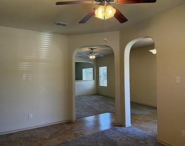 1800 Potrillo Lane - Photo Thumbnail 6