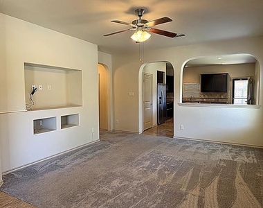 1800 Potrillo Lane - Photo Thumbnail 8