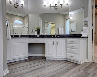 6009 Charleston Drive - Photo Thumbnail 18