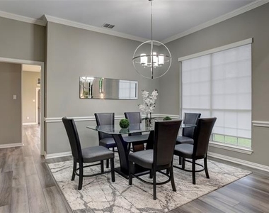6009 Charleston Drive - Photo Thumbnail 3