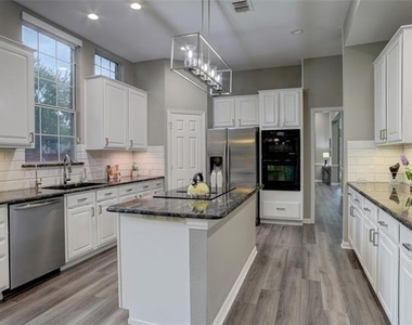6009 Charleston Drive - Photo Thumbnail 10