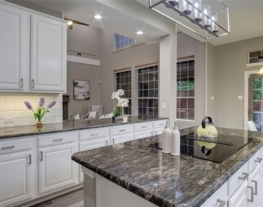 6009 Charleston Drive - Photo Thumbnail 12