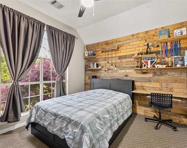 7114 Fieldstone Drive - Photo Thumbnail 19