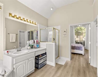 7114 Fieldstone Drive - Photo Thumbnail 16