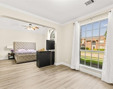 7114 Fieldstone Drive - Photo Thumbnail 12