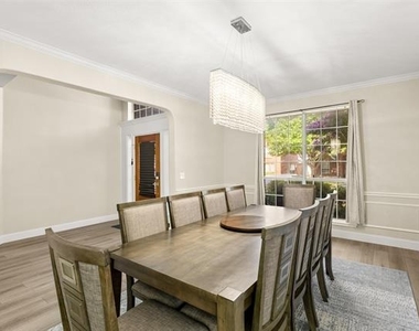 7114 Fieldstone Drive - Photo Thumbnail 11
