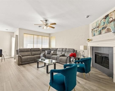 7114 Fieldstone Drive - Photo Thumbnail 3