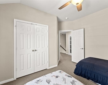 7114 Fieldstone Drive - Photo Thumbnail 22