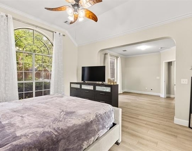 7114 Fieldstone Drive - Photo Thumbnail 14