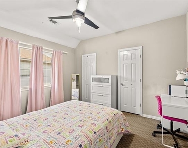 7114 Fieldstone Drive - Photo Thumbnail 17