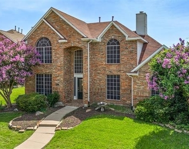 7114 Fieldstone Drive - Photo Thumbnail 2