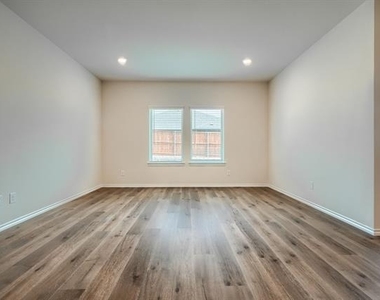 3905 Jasper Lane - Photo Thumbnail 13