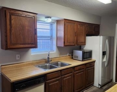 12419 Sparrow Court - Photo Thumbnail 10
