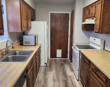 12419 Sparrow Court - Photo Thumbnail 8