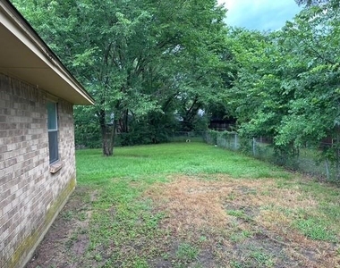 12419 Sparrow Court - Photo Thumbnail 20