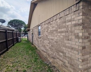 12419 Sparrow Court - Photo Thumbnail 19